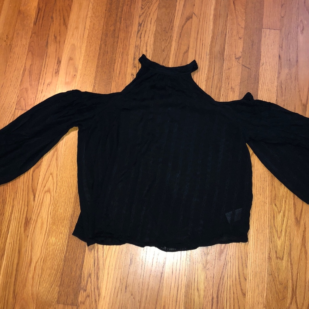 Black Shoulder Cutout Longsleeve